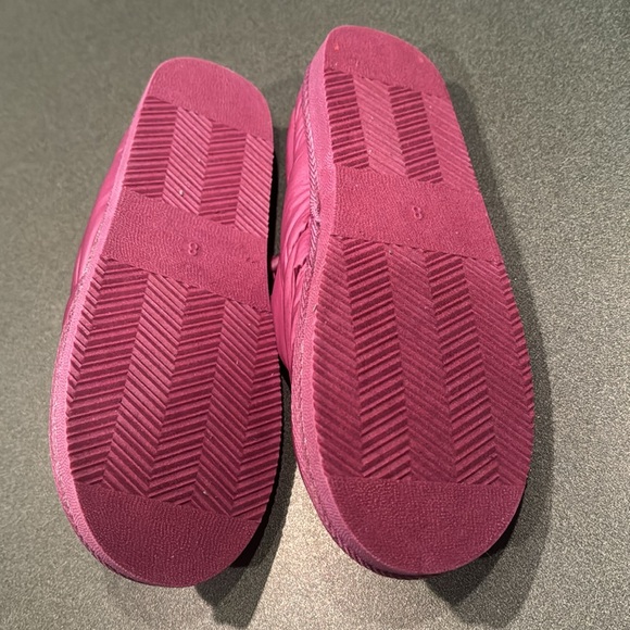 NWT Puffer Slippers - Picture 2 of 5